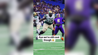 All love at the end of the day @RobbyCTV #football #bigman #alllove #athlete #sportsmanship #oline #offensiveline #highschoolfootball #texasfootball #desoto