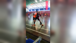 What is going on here⁉ ‍ IG: may_gonzalez5 #433 #foryou #fail #women #football #futsal #fight #funny #wtf #lol