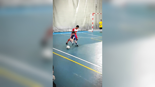 This kid got instant karma #nutmeg #karma #futsal #football #futbol #433