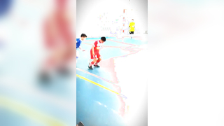 This kid got instant karma #nutmeg #karma #futsal #football #futbol #433