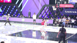 Arike Ogunbowale defeats Skylar Diggins-Smith