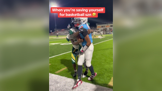 Bro is not having it @phantxsm0 #football #qb #quarterback #tired #basketball #giveup #funny #troll #highschoolfootball #highschoolsports #athlete #sports #tackle #defender #highlight