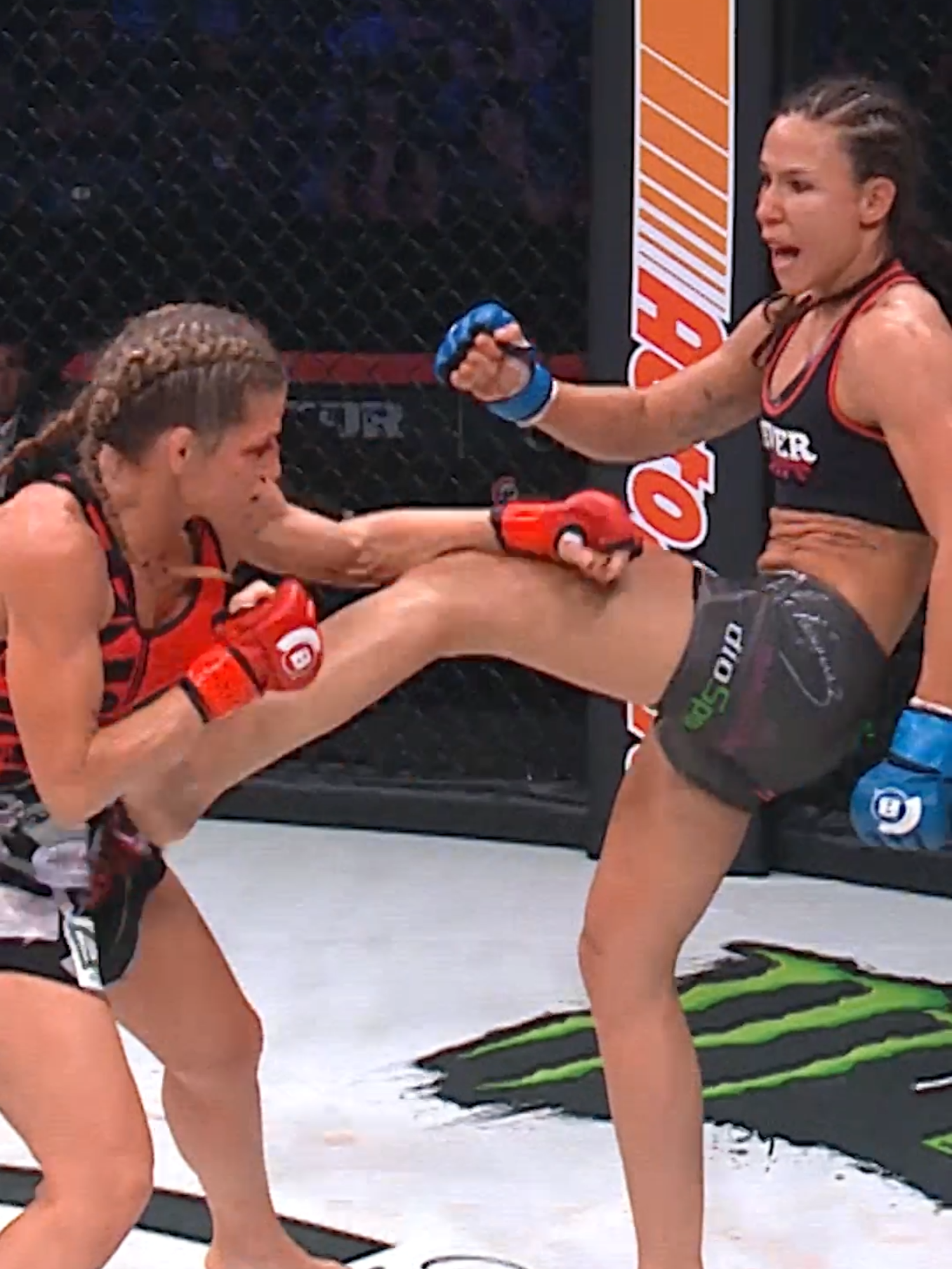 A perfectly timed body kick is a beautiful thing Former @bellatormma Women’s Flyweight World Champion Juliana Velasquez returns to action as she enters the 2025 PFL World Tournament as she eyes to add more gold #PFLWorldTournament #sportstiktok #fight #to