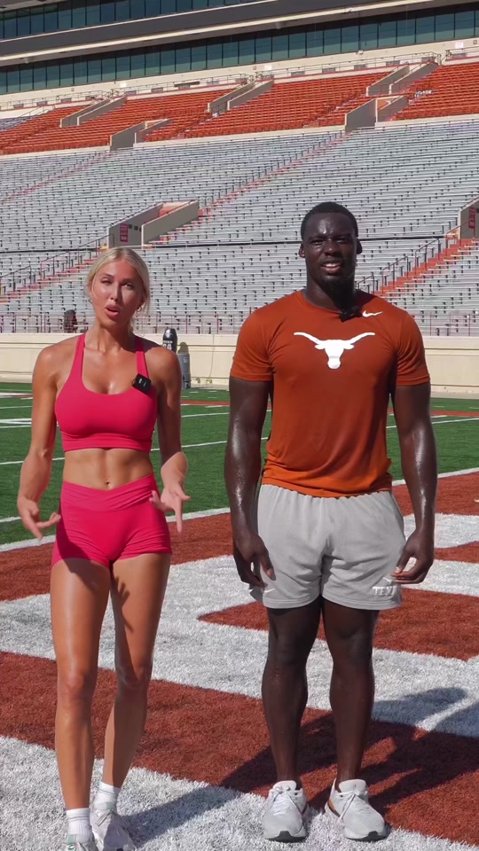 Texas football players are legit @d.aavviidd #texasfootball #texasl...