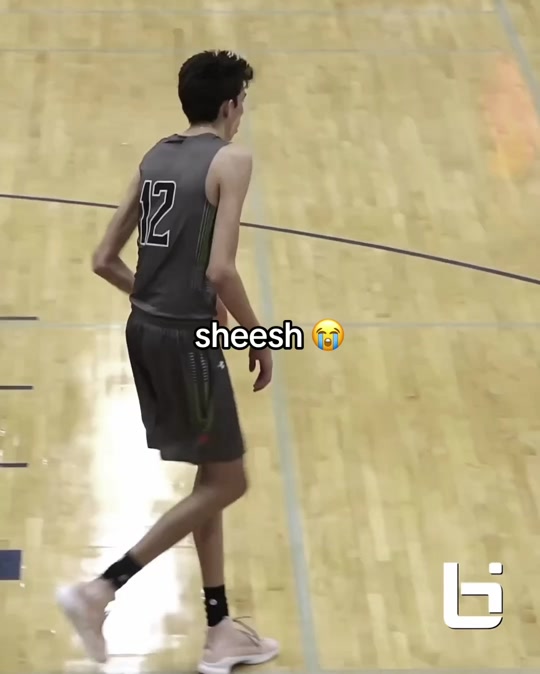 (via ballislife/X) #basketball #dunk #sports #wild