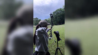 Late night shootin’ #archery #archerylife #mathewsarchery #eastonarch...