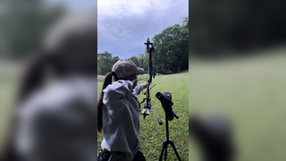 Late night shootin’ #archery #archerylife #mathewsarchery #eastonarch...