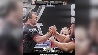 Devon stopped Kurdecha Play Online at @monkeytilt #gym #wrestling...