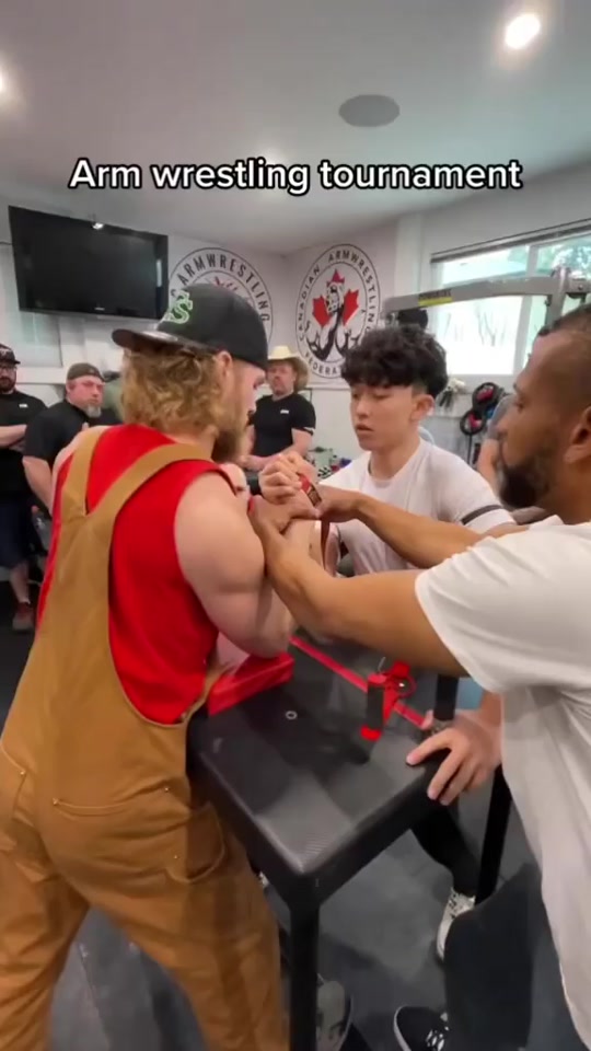 He's half their size and pulling out Ws (via @jluo_aw/IG)