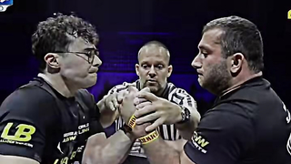 akimbo vs samushia #armwrestler #armfighting #eatvswest #armwrestlin...