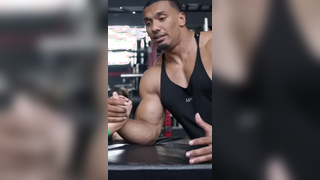 Arm wrestling #bodybuilding #bodybuilder #strengthtraining #strengtht...
