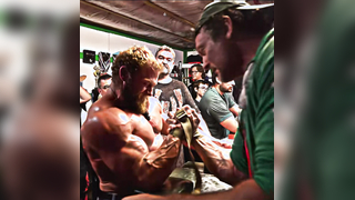 Wait for Devon Larratt’s turn #armwrestle #armwrestling #armwrestl...