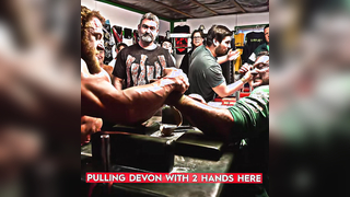 Wait for Devon Larratt’s turn #armwrestle #armwrestling #armwrestl...