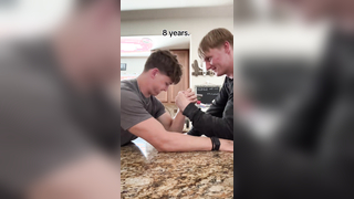 Arm wrestling #fyp #fypシ #fypシ゚viral #armwrestling #los