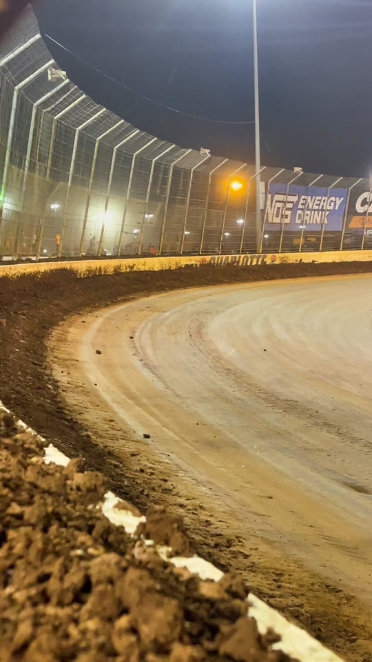 Our gift to everyone, race cars on Christmas!! #dirttrackracing #di...