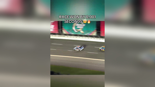 Which car yall think won? #nascar #sports #racing #nascartiktok