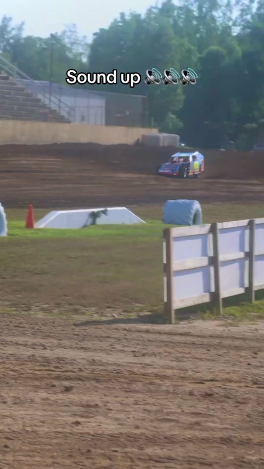 The first lap he didn’t even lift but I didn’t get it with sound due ...