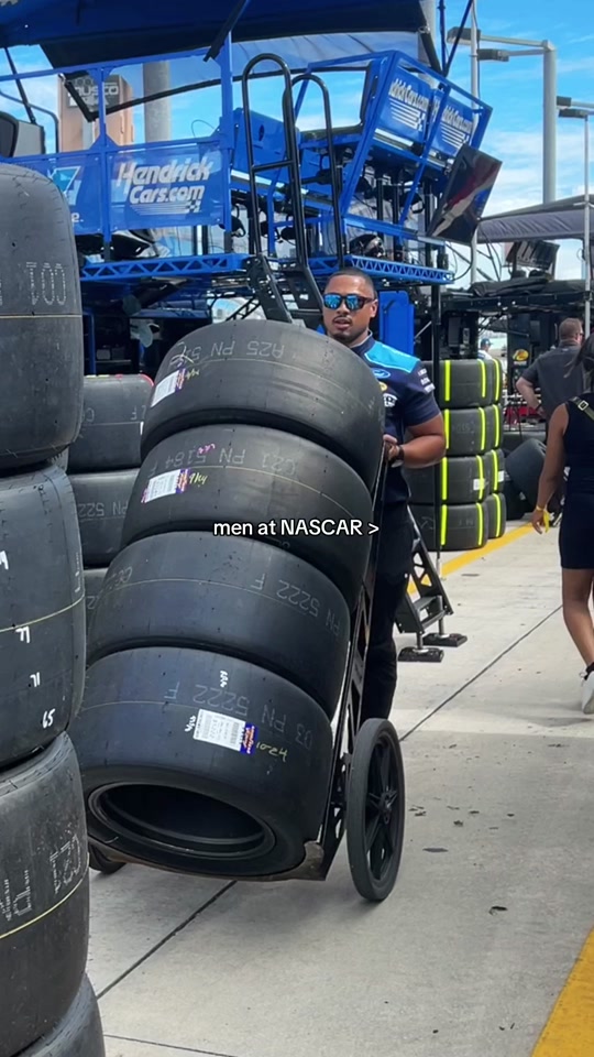 Go Sports 🫣#nascar #nascartiktok #racing #sports