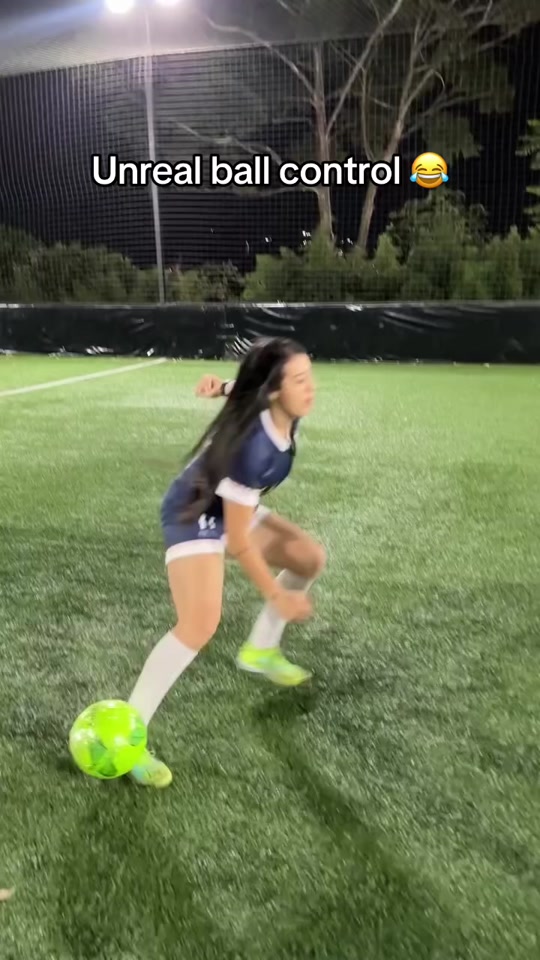 Entire team didn’t stand a chance ‍ (via @ATHENEA FC) #soccer