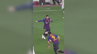 He didn’t look at the goal once #UCL #Messi