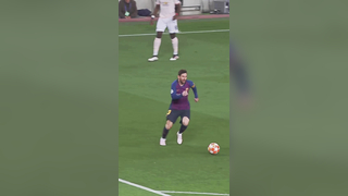 He didn’t look at the goal once #UCL #Messi