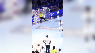 Un but venu d’ailleurs ! #buzzer #handball #sportsTikTok #narcisse...