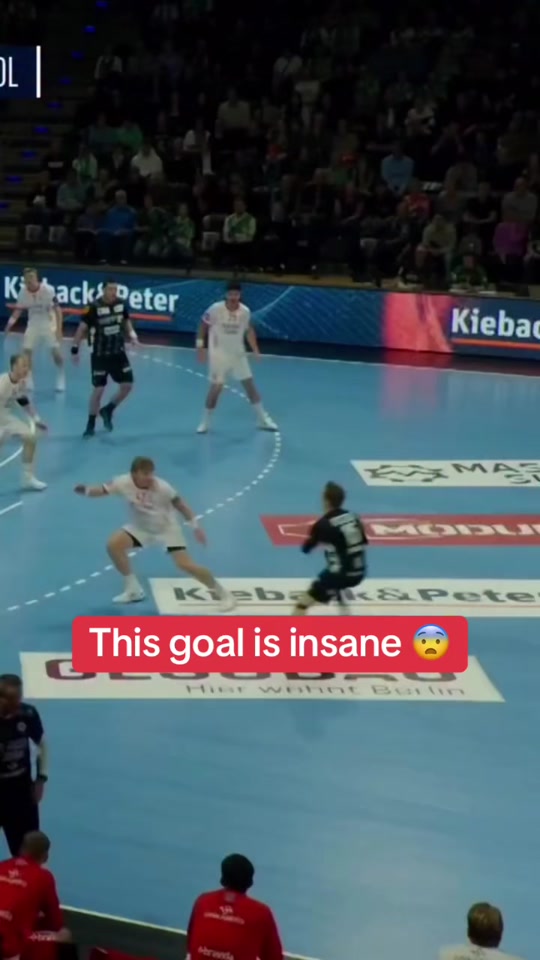 That was too smooth 🫣 #håndbold #handball #ehfcl #clm #gidsel