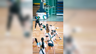 @Melu tirando acrobacias #handball #balonmano #handebol