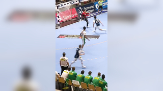 That’s a shot fake in perfection #daikinhbl #hbl #handball
