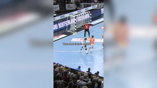 Did you know handballers can fly?! #hbl #daikinhbl #handball