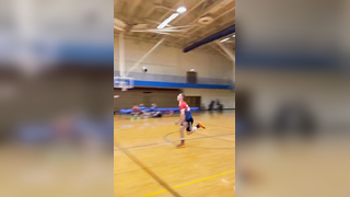 WHAT. #fyp #foryoupage #handballpassion #handballskills #handball_mom...