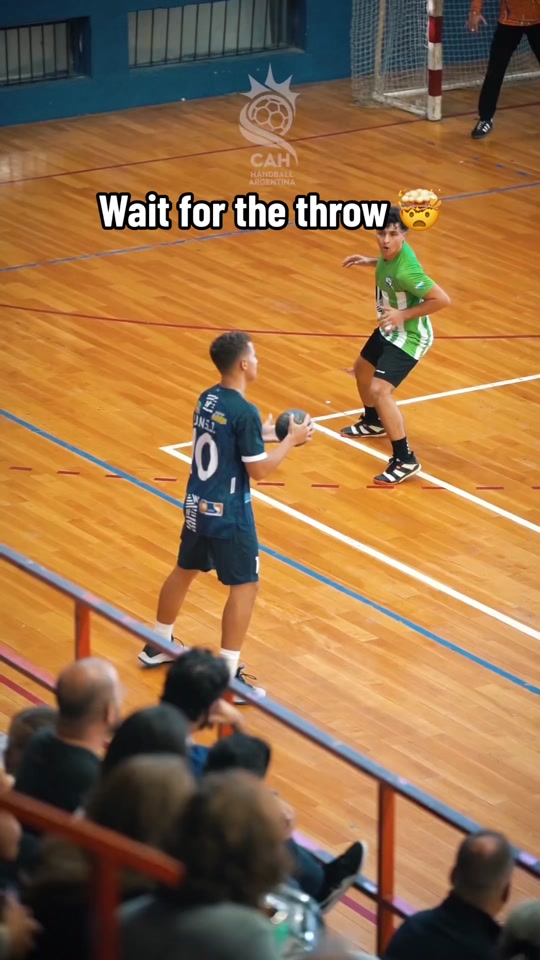 That fake was tough ‍ (via ffaussolazzo/IG) #handball #fake #throw ...