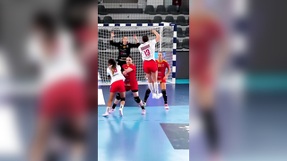 Tactic on point #handball #håndbold #yac #ehfeuro