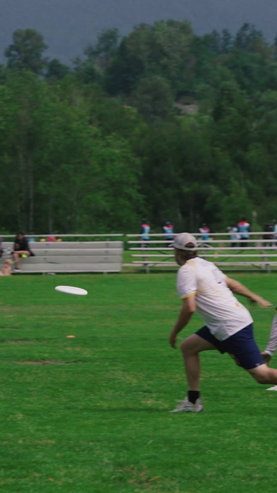 aura #ultimate #ultimatefrisbee #frisbee #sportsvideography #sportsph...