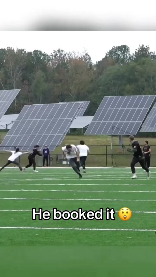 He was moving (via @Ultiworld) #frisbee #run #catch