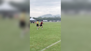 Man gotta twist and turn before sending it deep ‍ #frisbee