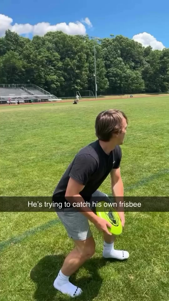 Bro has a future in ultimate frisbee (f*ckjerry/IG) #sports #playmaker