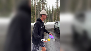 Satisfying (via gannon_buhr/IG) #frisbee #snow #satisfying