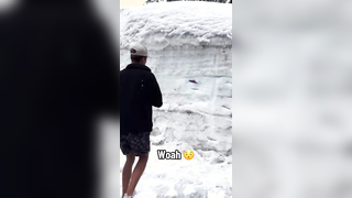 Satisfying (via gannon_buhr/IG) #frisbee #snow #satisfying