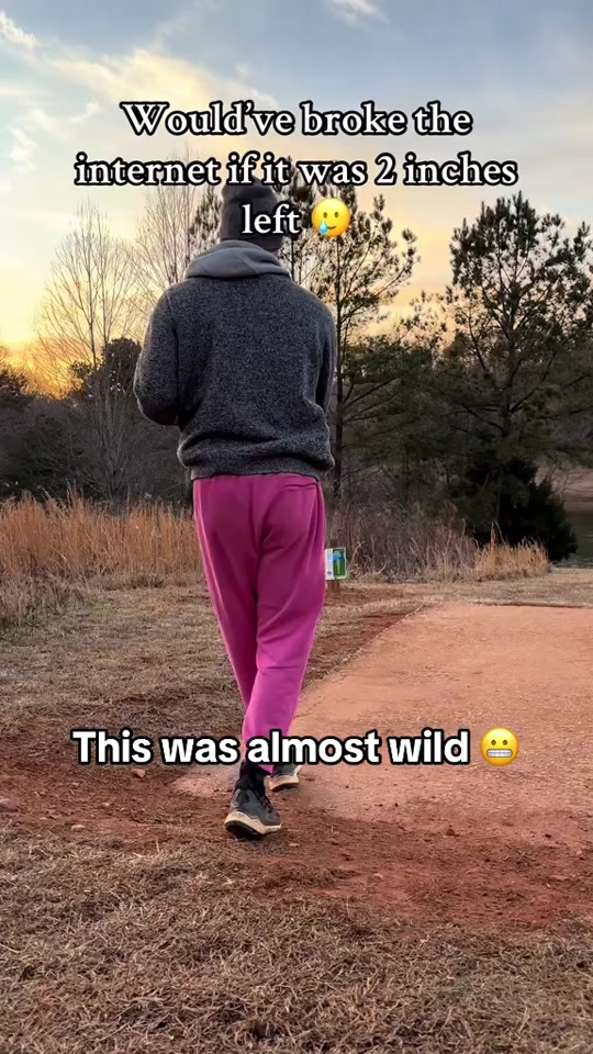 The bounce (via @Hunter Embler) #frisbee #discgolf