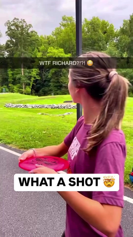 Light work ‍ (Via queencitydisc/IG) #discgolf #frisbeegolf #frisbee...