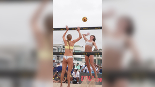 Scrap and score. Simo/Van Winkle with a gritty sequence at the 2025 M...