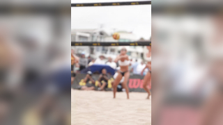 Scrap and score. Simo/Van Winkle with a gritty sequence at the 2025 M...