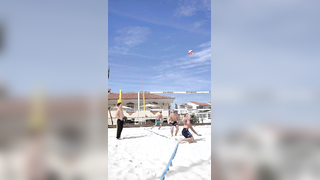 Wait what #beachvolleyball #volleyball #beachvolley @Christian Sørum ...
