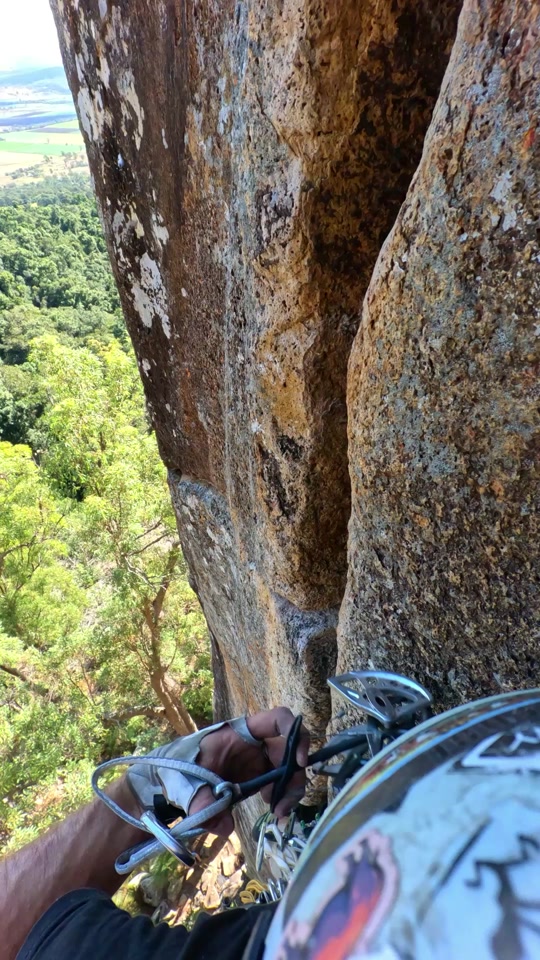 Desperate times, desperate pieces #climbing #tradclimbing #rockclimbing