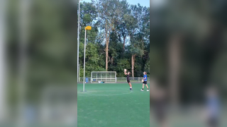Je moet je op de een of andere manier toch kunnen vermaken als er gee...