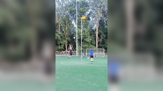 Je moet je op de een of andere manier toch kunnen vermaken als er gee...
