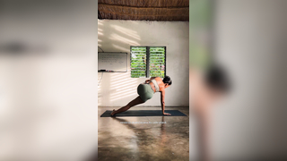 Power yogi, try this flow with me #yoga #yogatok #learnontiktok #yo...