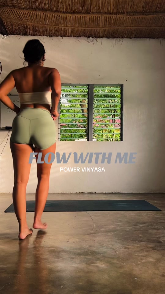 Power yogi, try this flow with me #yoga #yogatok #learnontiktok #yo...