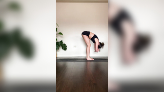 hope this helps @marlasyoga #yoga #workoutroutine #howto #yogaforbe...